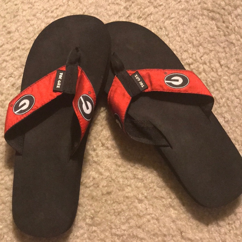 UGA Toegoz flip flops worn once